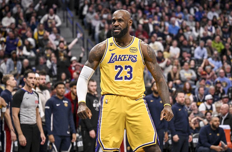 爱游戏体育-谁受欢迎不再有争议？NBA球员社媒粉丝数发布 詹姆斯是库里三倍？